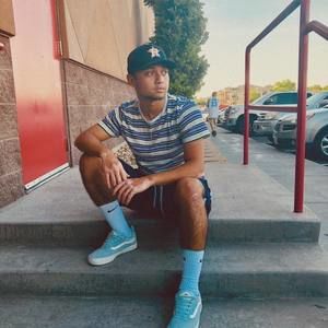 Meet your Posher, Julio